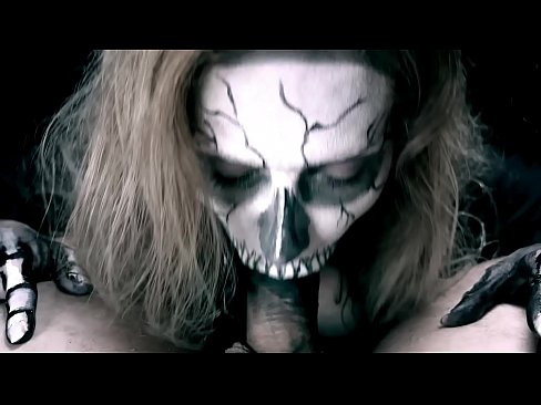 ❤️ Demon jente suger kuk med sin svarte munn og svelger cum. ❌ Hard porno på porno no.hotpornphotos.ru ❌❤